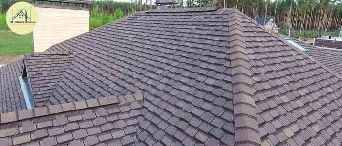 Tiling a Roof with Clay Tiles